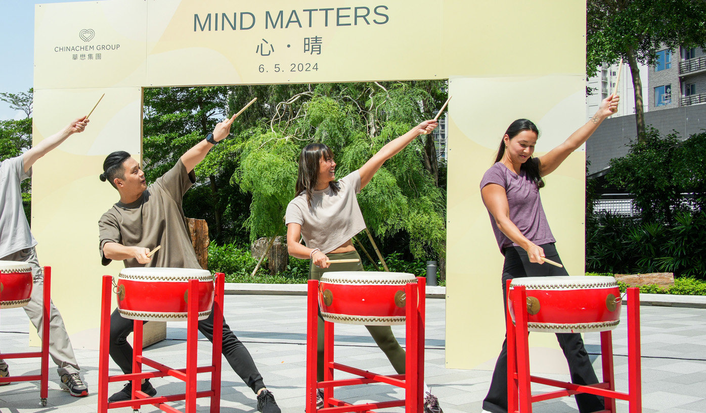 Led by Jason Leung, the coach of Chinachem’s drum team, the group explore several drum techniques