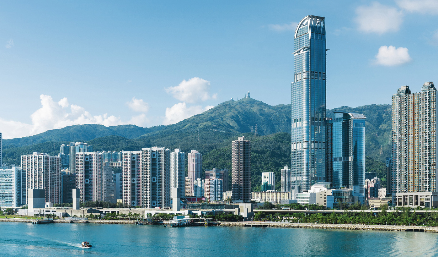 Emerging from the heart of Tsuen Wan West, Nina Hub is a vibrant neighbourhood anchored by the iconic twin Nina Towers.