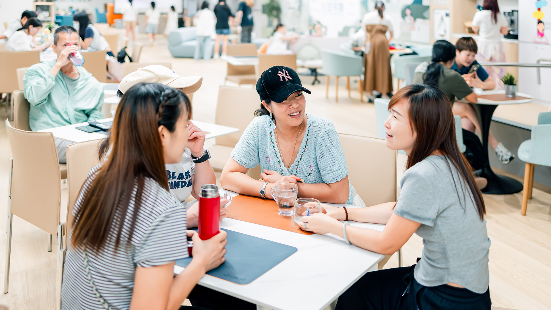 From mobile technology classes and community programmes to exchanging recipes and experiences with other members, she has discovered new interests and valuable knowledge along the way. 