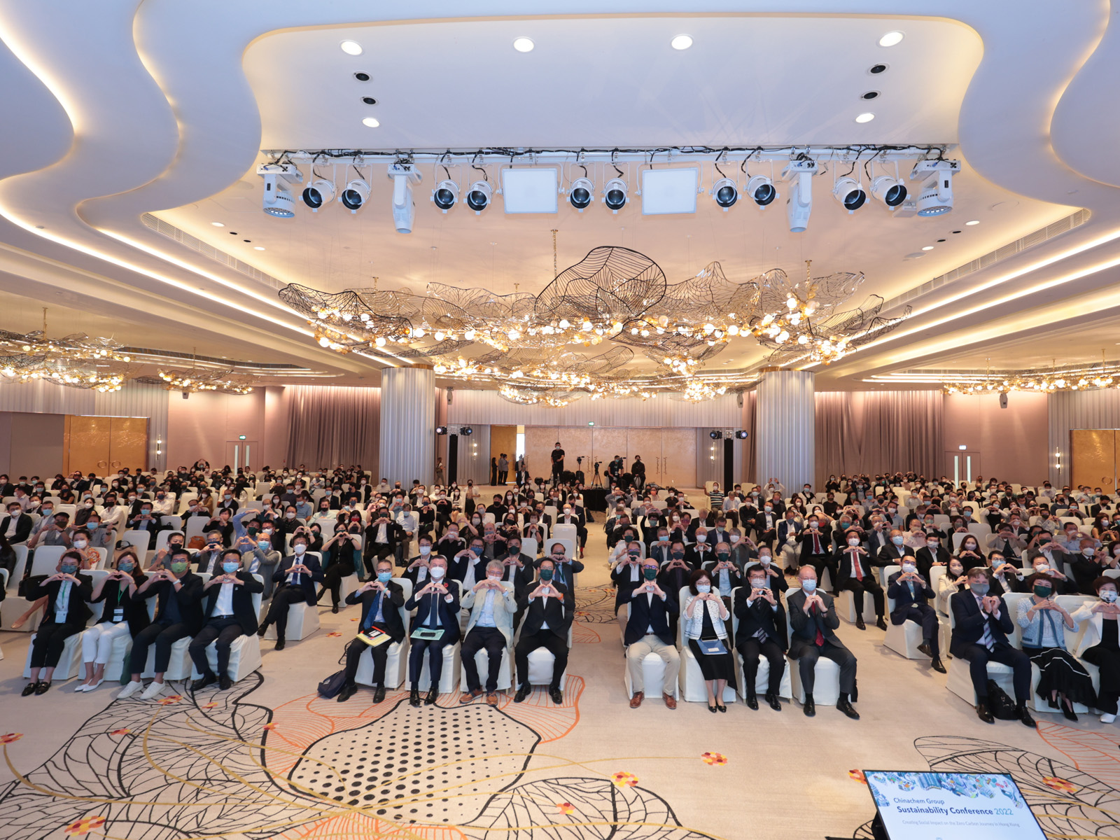 Chinachem Group organises again the Chinachem Group Sustainability Conference this year, a hybrid event that attracts over 1,700 participants, including about 500 attending in person.