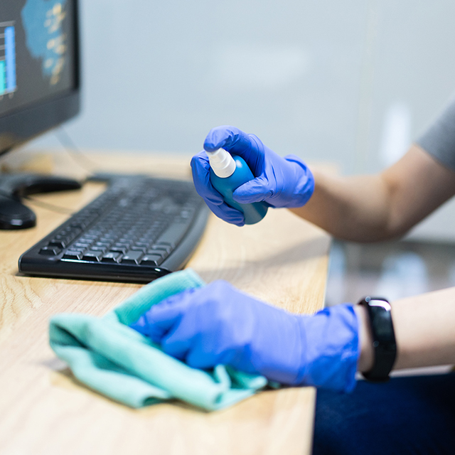 如心酒店集团专业清洁及卫生服务：为办公室及零售空间提供符合 ISO 标准的深层清洁，包括现场巡逻清扫、流动清洁队及专业灭虫服务，确保环境卫生安全。