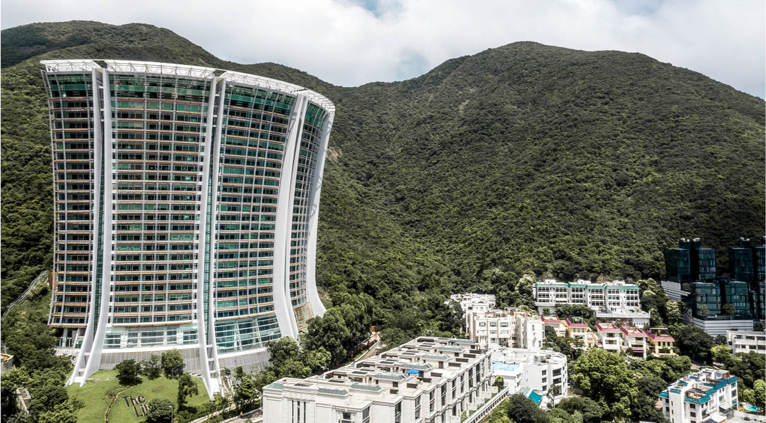 住宅建筑 The Lily 体现理想地方生活环境与高端居住体验，提升生活质素，浅水湾香港华懋集团
